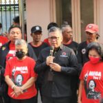 Sekjen PDIP Hasto Kristiyanto mengenang peristiwa 26 Tahun Tragedi Berdarah Kudatuli di kantor DPP PDIP, Rabu (27/7). Foto: Humas PDIP